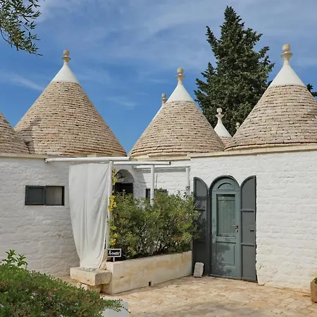 Tenuta Del Lauro 4* Locorotondo