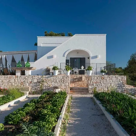 Tenuta Del Lauro 4* Locorotondo