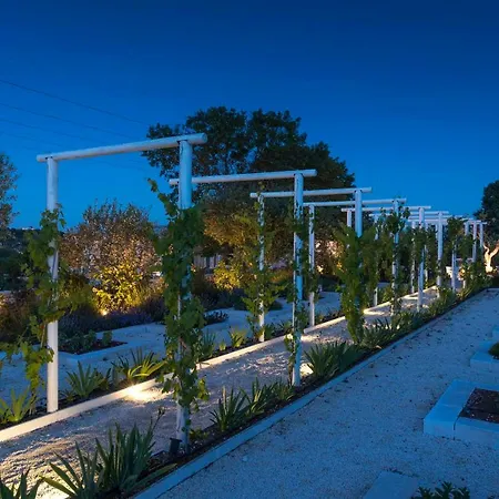 Tenuta Del Lauro 4* Locorotondo