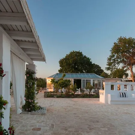 Tenuta Del Lauro 4*