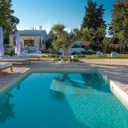 Tenuta Del Lauro 4* Locorotondo